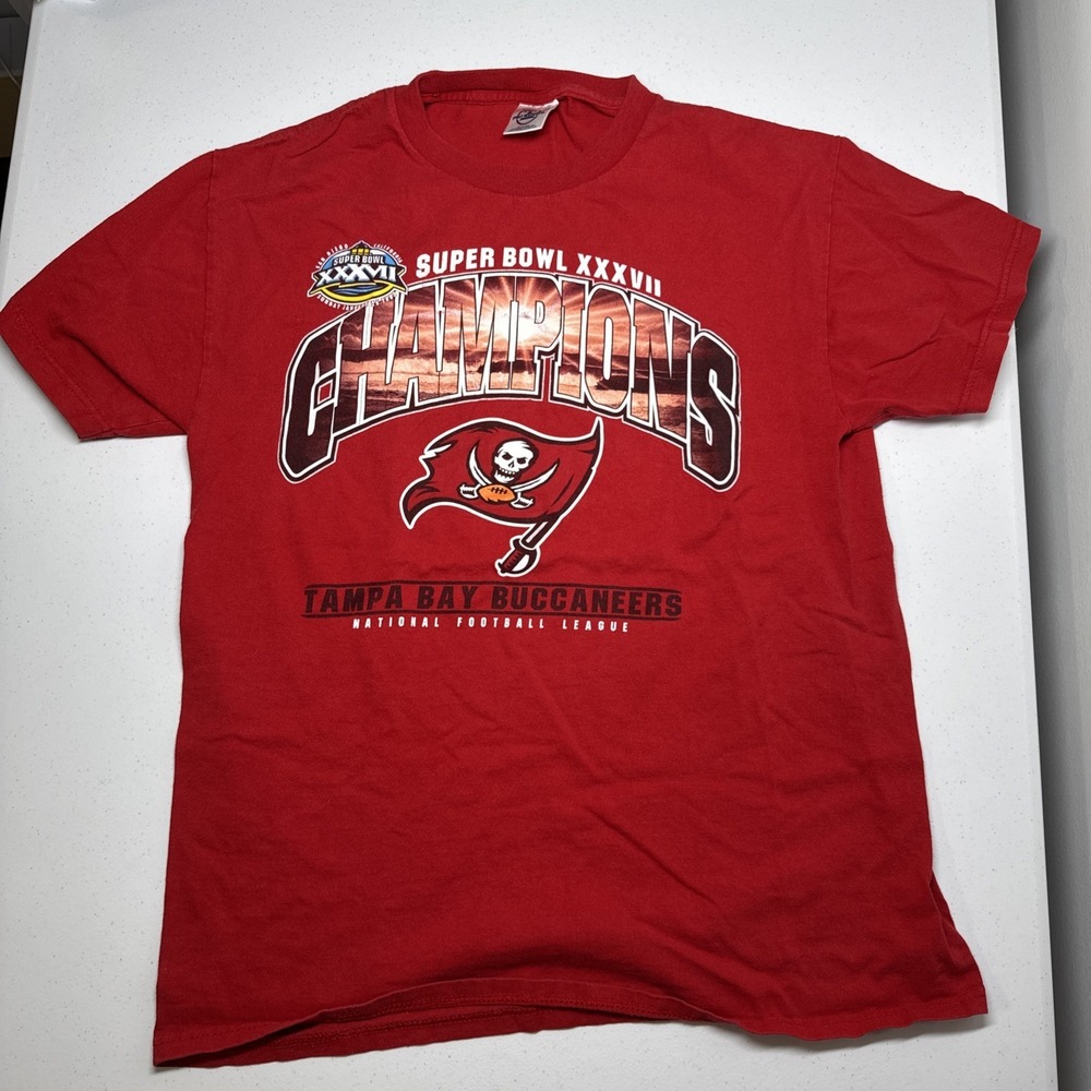 Tampa Bay Buccaneers VTG Super Bowl XXXVII Champions Tshirt Red 2003 Med(fits S)